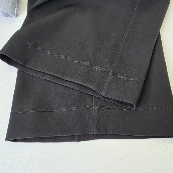 Lululemon Noir Wideleg pants with tie on the waist - Picture 6 of 11